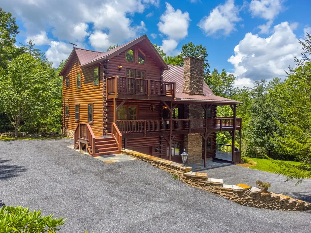 301 Cardinal Ridge Drive Highlands NC 28741
