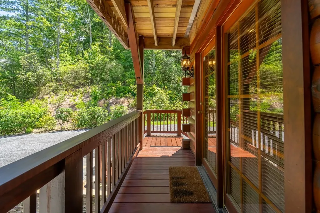 301 Cardinal Ridge Drive Highlands NC 28741