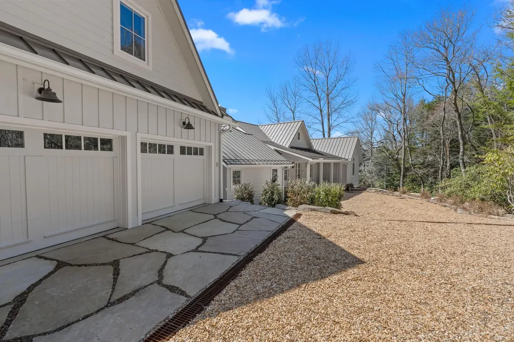 67 Sagee Drive Highlands NC 28741