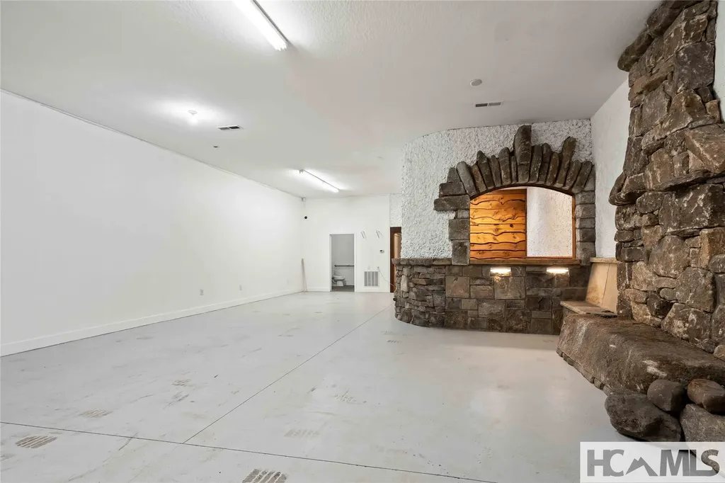 19 Cabe Place Highlands NC 28741