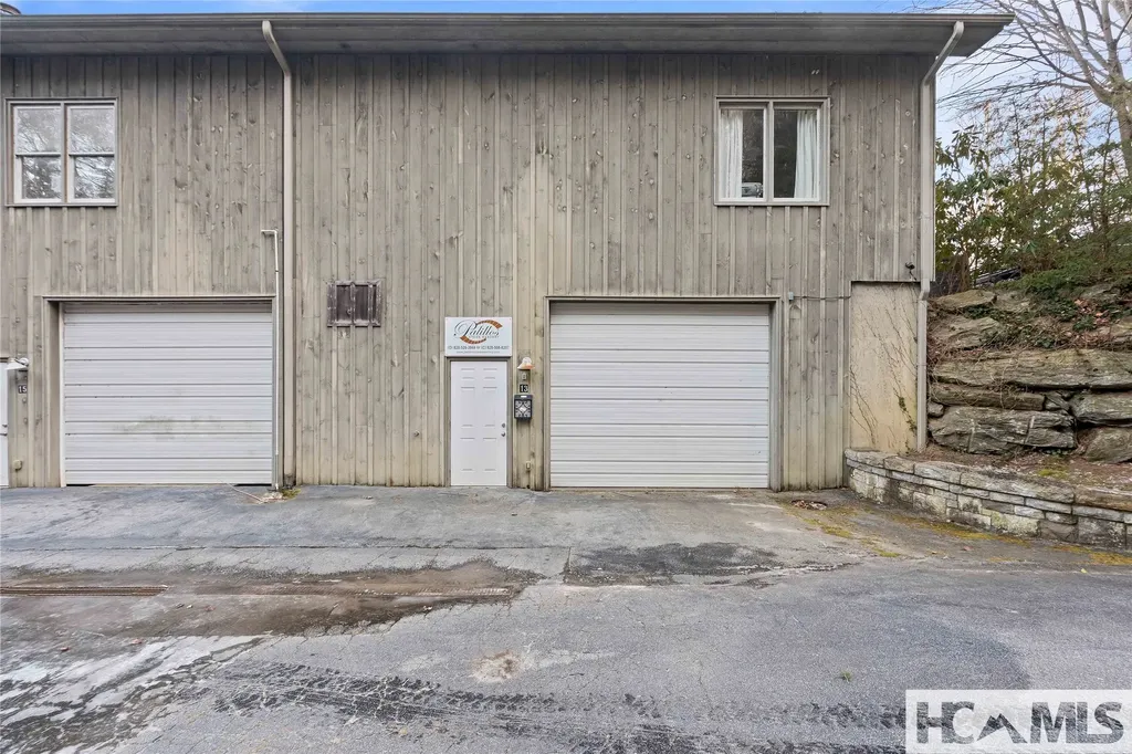 19 Cabe Place Highlands NC 28741