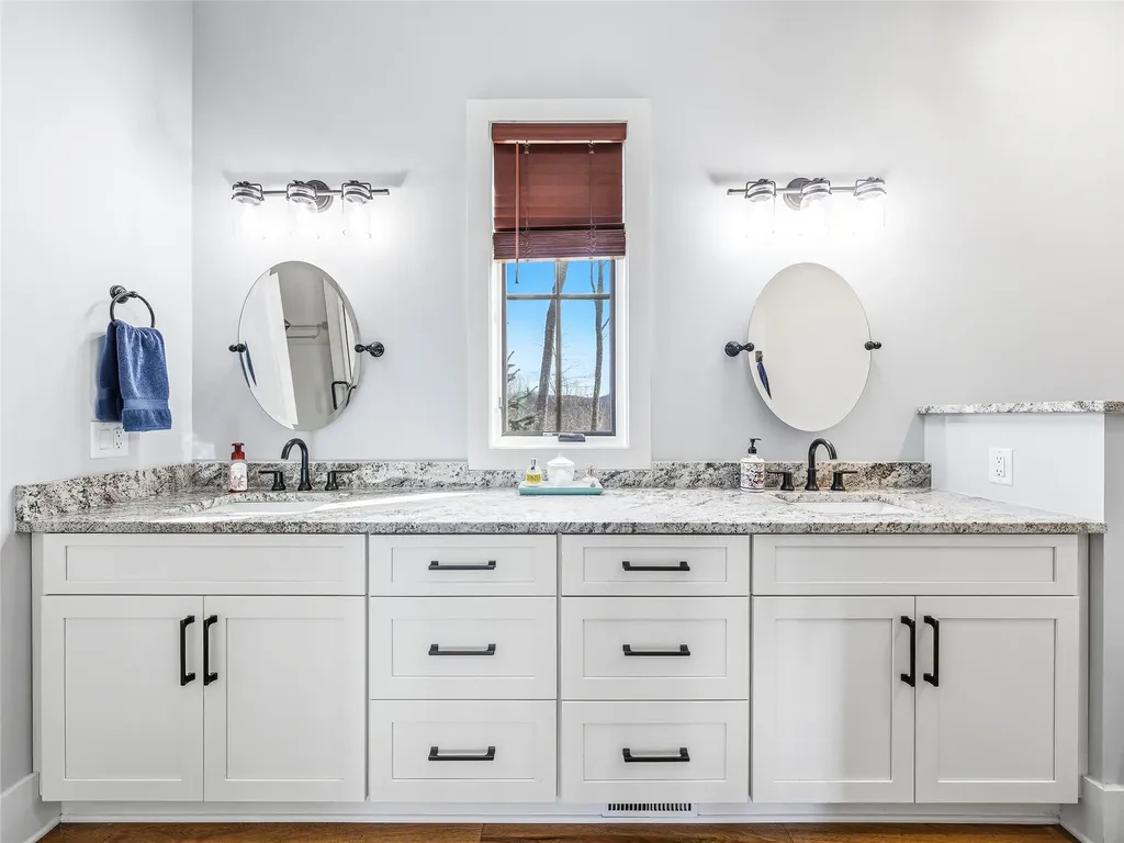 1839 Grandview Drive Tuckasegee NC 28783