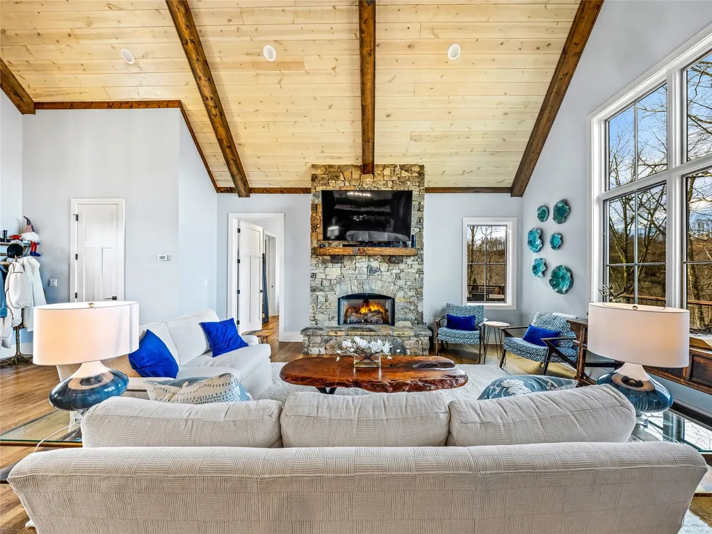 1839 Grandview Drive Tuckasegee NC 28783