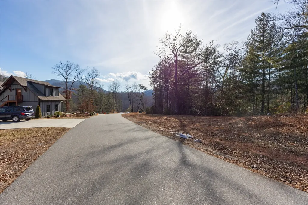 46 Amberleaf Way Cullowhee NC 28723