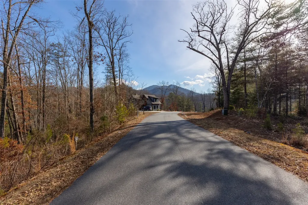 46 Amberleaf Way Cullowhee NC 28723
