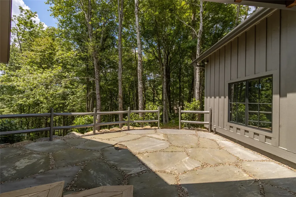 237 Glassy Rock Lane Glenville NC 28736