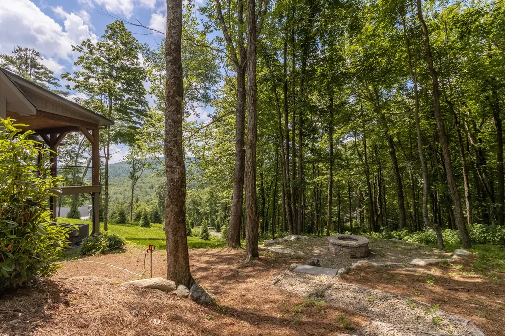 237 Glassy Rock Lane Glenville NC 28736