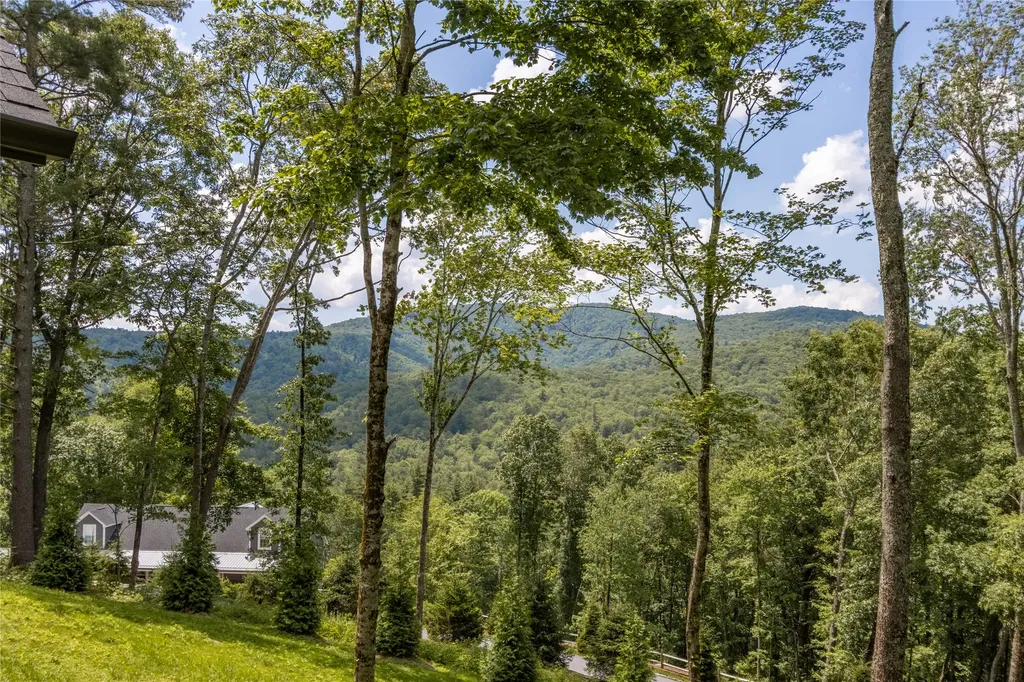 237 Glassy Rock Lane Glenville NC 28736