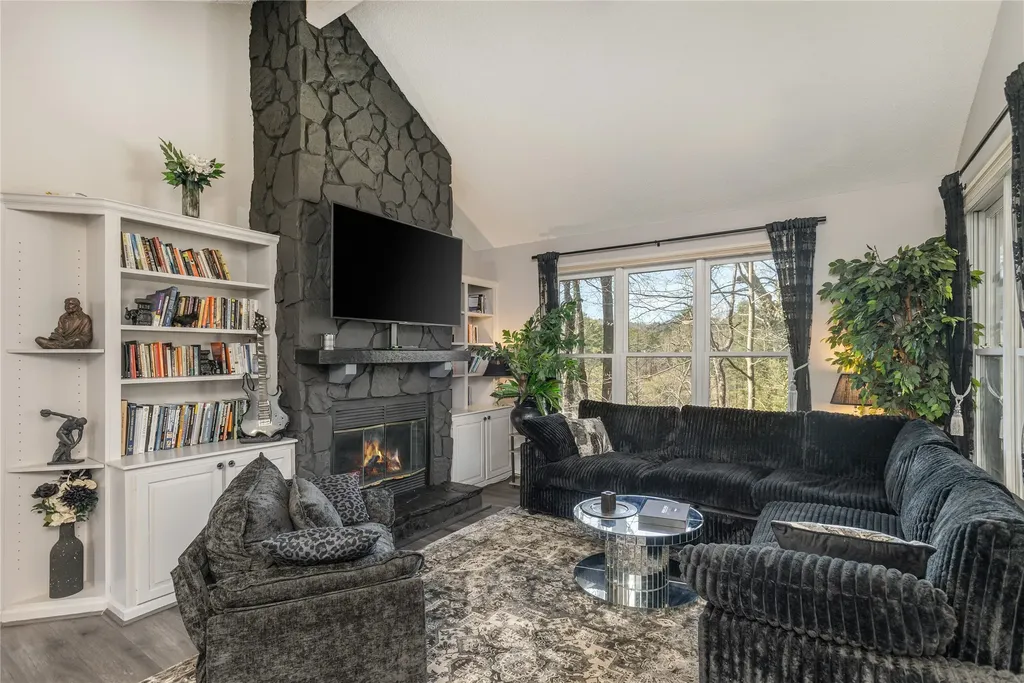 134 Racquet Club Villas Drive Sapphire NC 28774