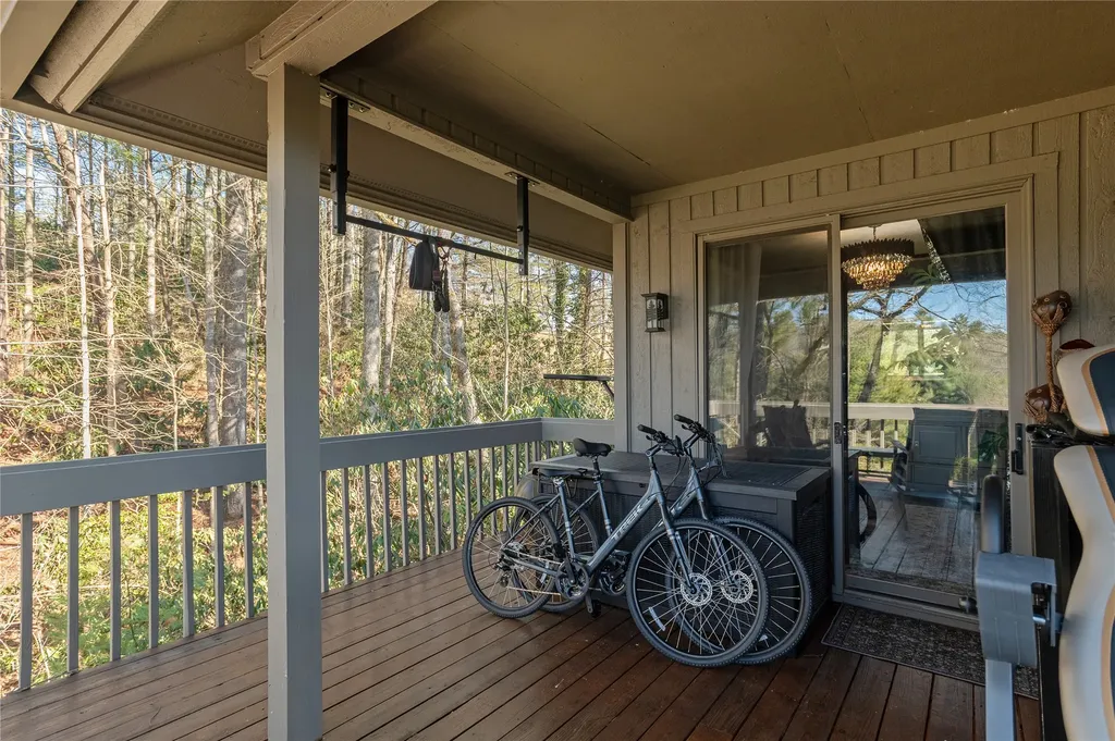 134 Racquet Club Villas Drive Sapphire NC 28774