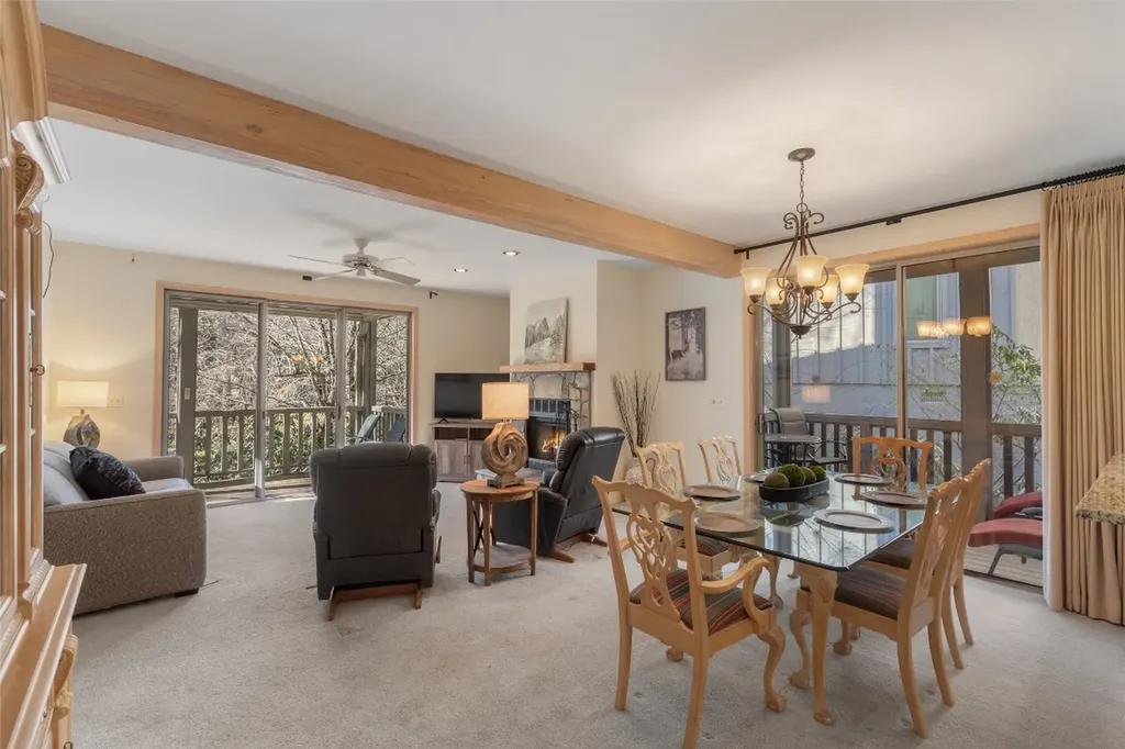 223 Chestnut Cove Highlands NC 28741