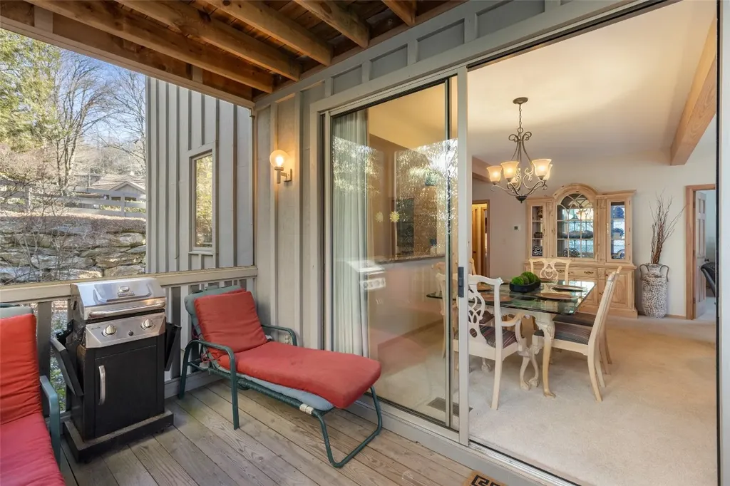 223 Chestnut Cove Highlands NC 28741