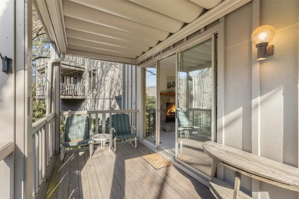 223 Chestnut Cove Highlands NC 28741