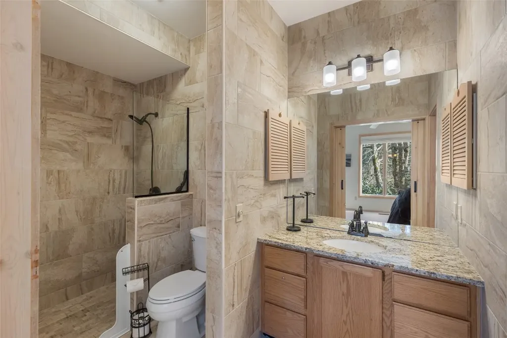 223 Chestnut Cove Highlands NC 28741