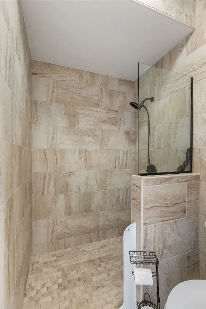 223 Chestnut Cove Highlands NC 28741