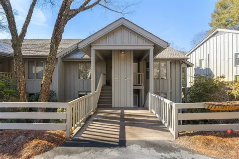 223 Chestnut Cove Highlands NC 28741