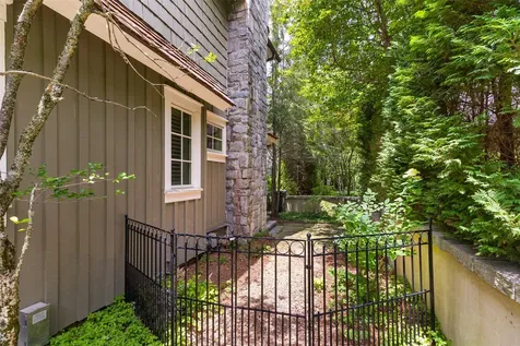 25 Old Edwards Circle Highlands NC 28741