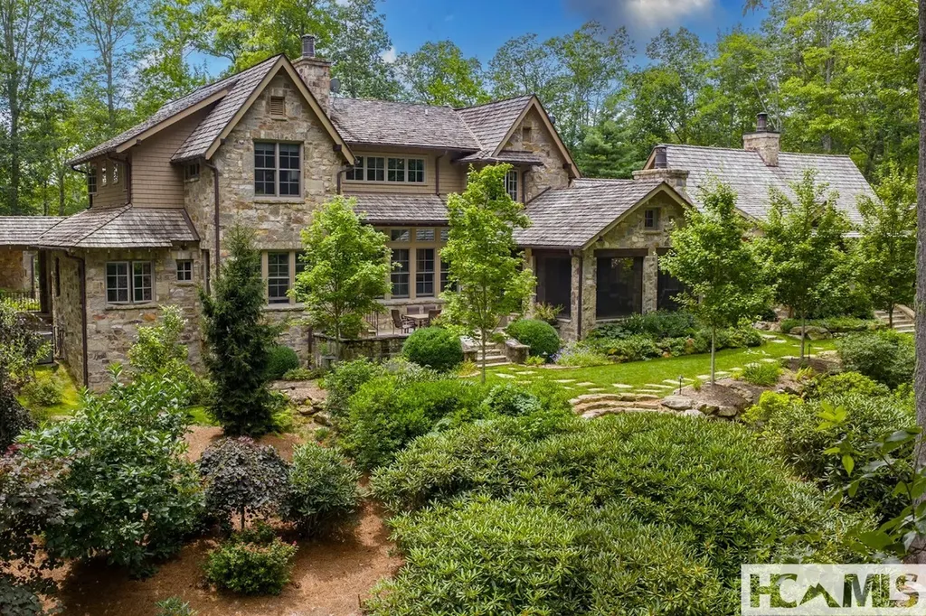 2071 High Mountain Drive Cashiers NC 28717