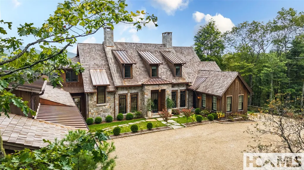 586 Mountain Meadow Lane Cashiers NC 28717