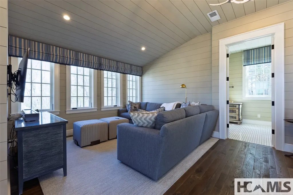 586 Mountain Meadow Lane Cashiers NC 28717