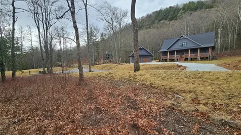 3 New Settlers Way Glenville NC 28736