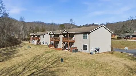 520 Baird Cove Road Franklin NC 28734