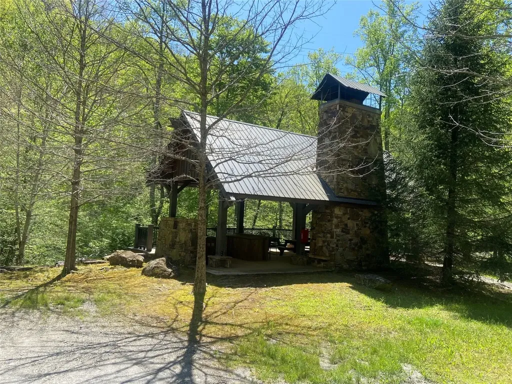 23 Green Drake Lane Cullowhee NC 28723