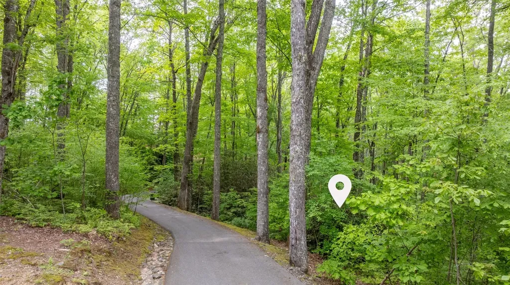 16B Receptive Drive Glenville NC 28736