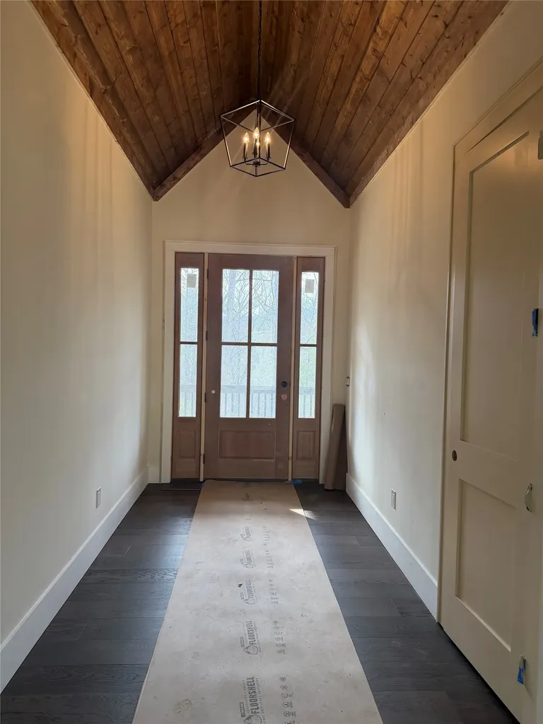 143 E Rochester Cashiers NC 28717