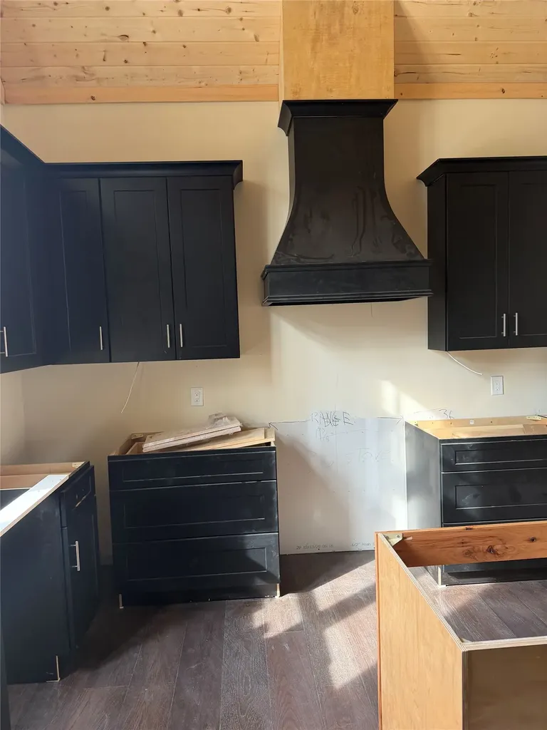 143 E Rochester Cashiers NC 28717