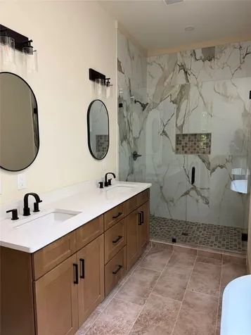 143 E Rochester Cashiers NC 28717
