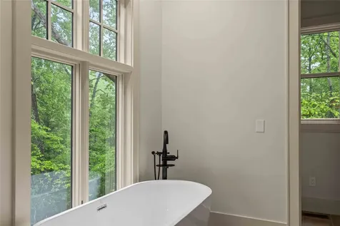143 E Rochester Cashiers NC 28717
