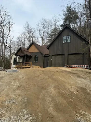 143 E Rochester Cashiers NC 28717