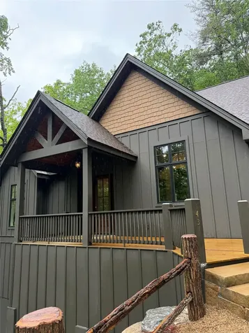 143 E Rochester Cashiers NC 28717