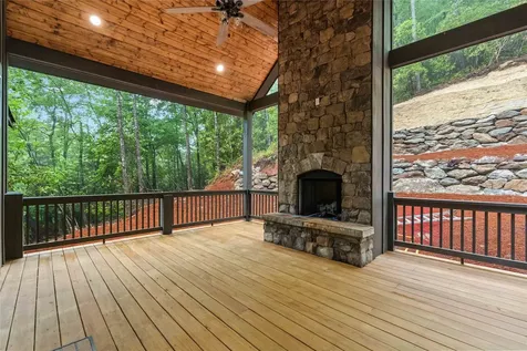 143 E Rochester Cashiers NC 28717