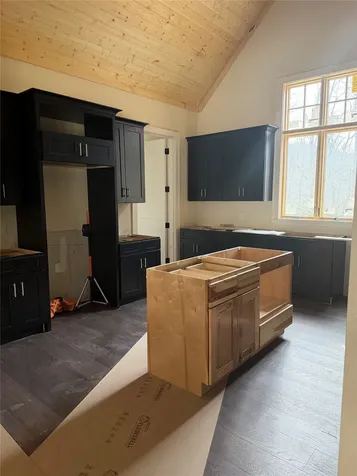 143 E Rochester Cashiers NC 28717