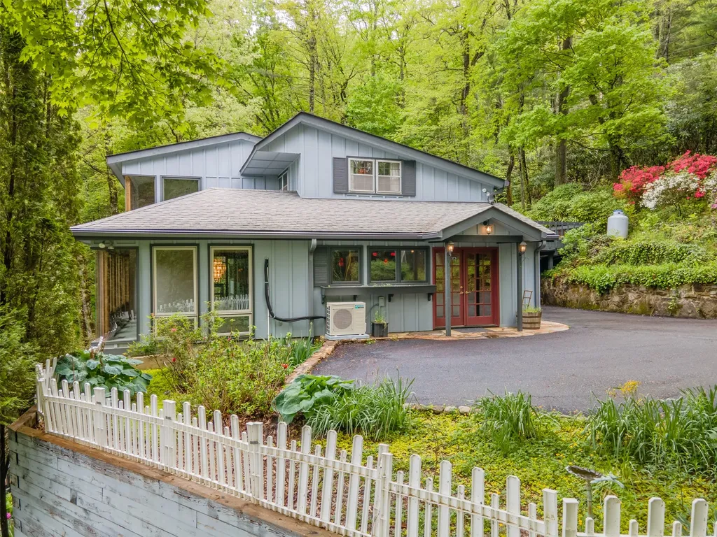 33/57 W Village Way Sapphire NC 28774