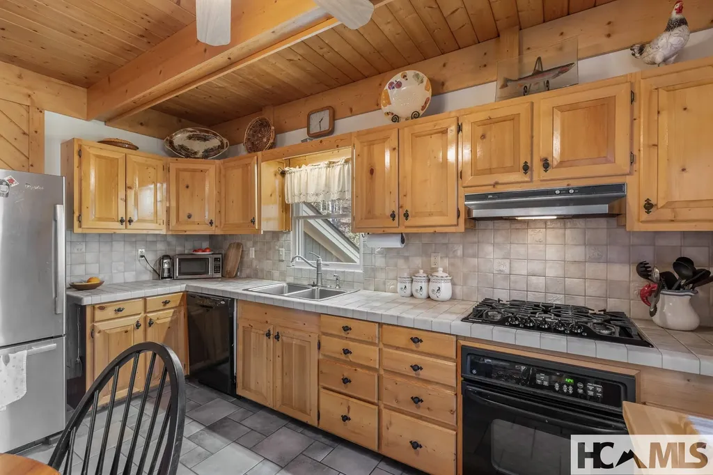 7330 S Highway 107 Cashiers NC 28717