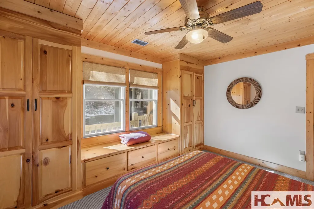 7330 S Highway 107 Cashiers NC 28717