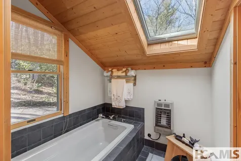 7330 S Highway 107 Cashiers NC 28717