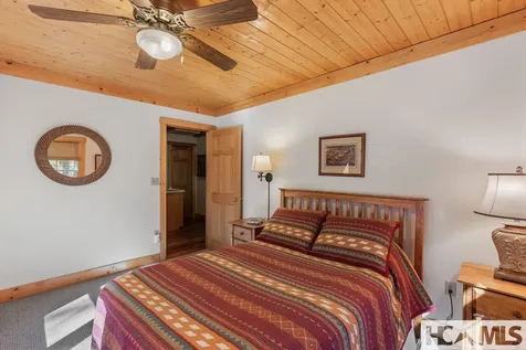 7330 S Highway 107 Cashiers NC 28717