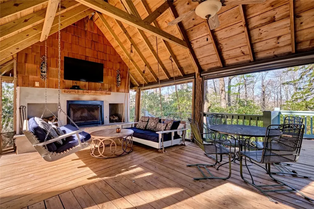 656 Big Bearpen Road Highlands NC 28741