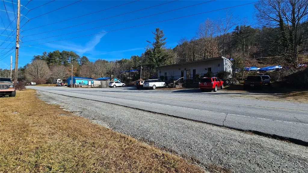 4806 Hwy 107 N Glenville NC 28736