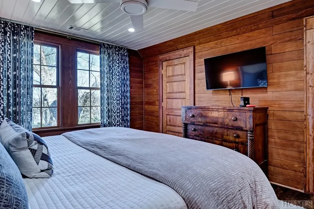 656 Big Bear Pen Road Highlands NC 28741