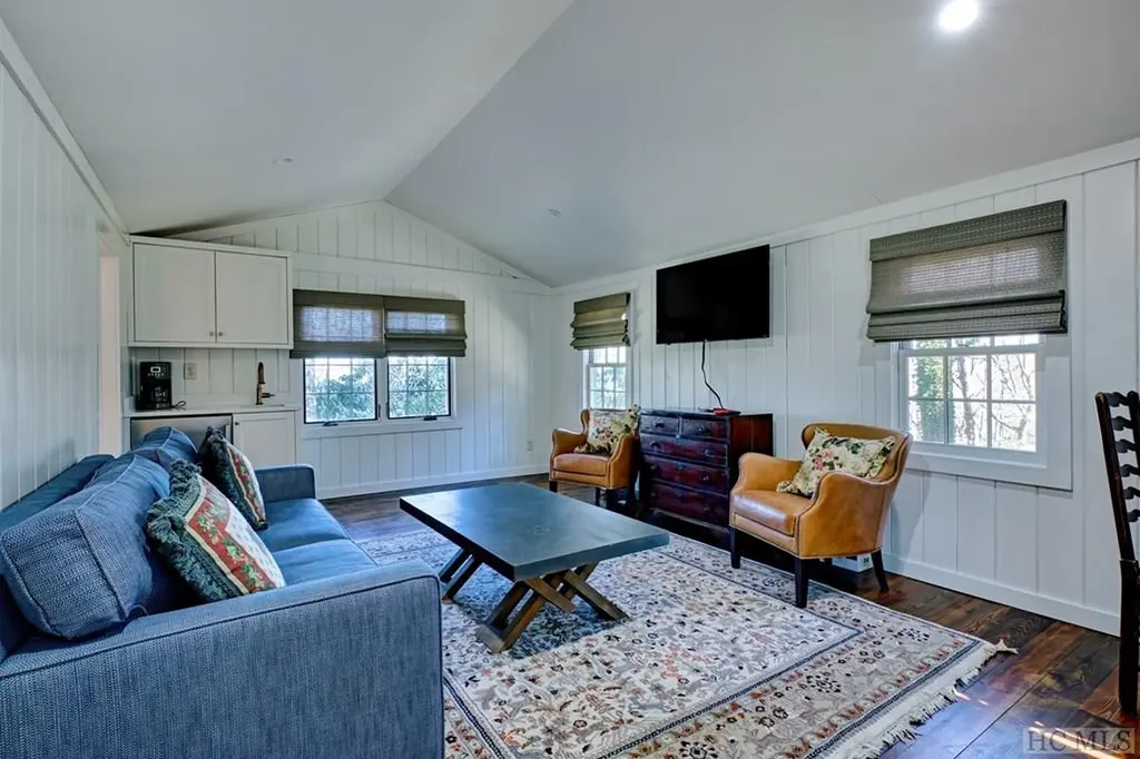 656 Big Bear Pen Road Highlands NC 28741