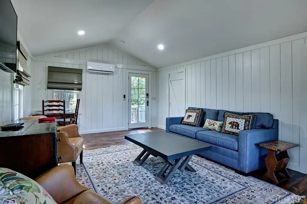 656 Big Bear Pen Road Highlands NC 28741