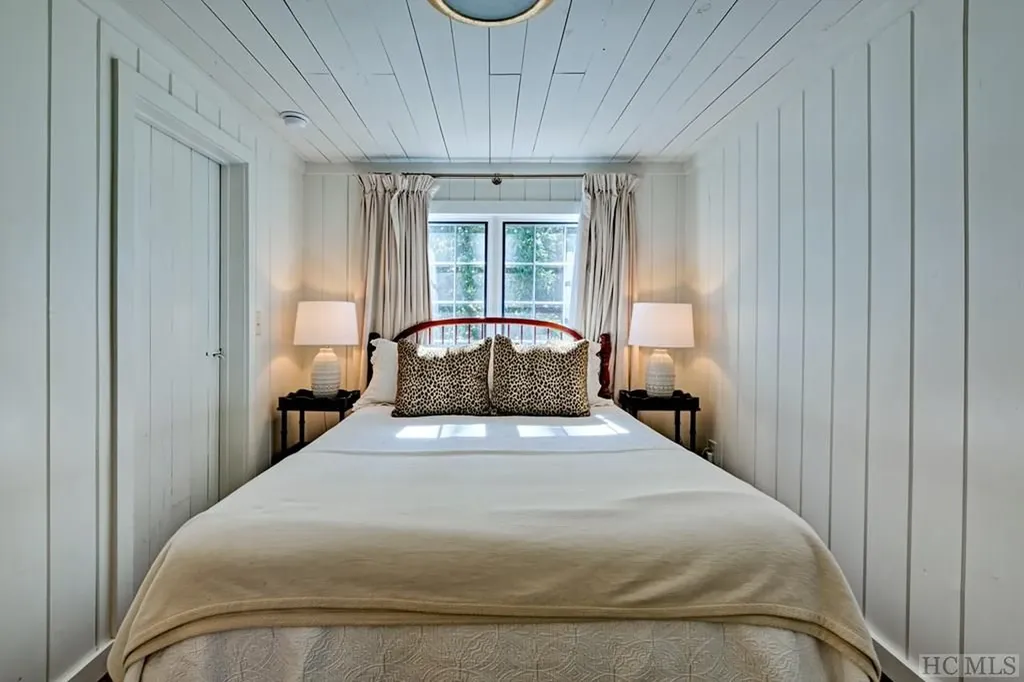 656 Big Bear Pen Road Highlands NC 28741