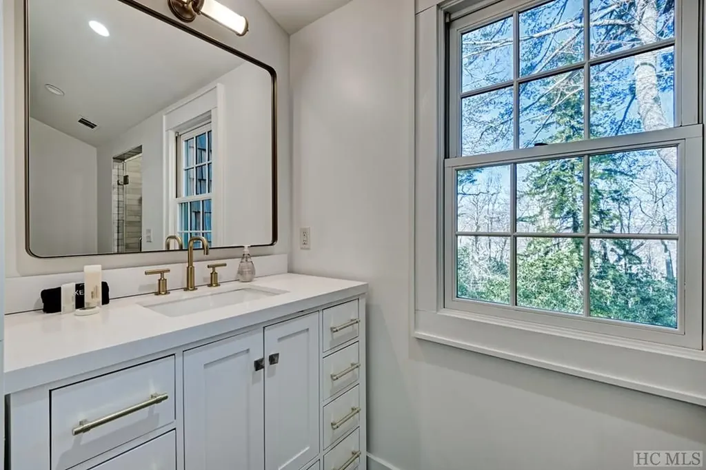 656 Big Bear Pen Road Highlands NC 28741