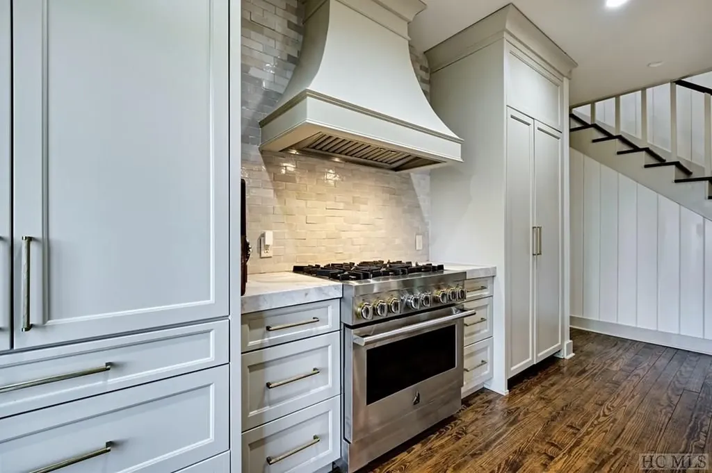 656 Big Bear Pen Road Highlands NC 28741