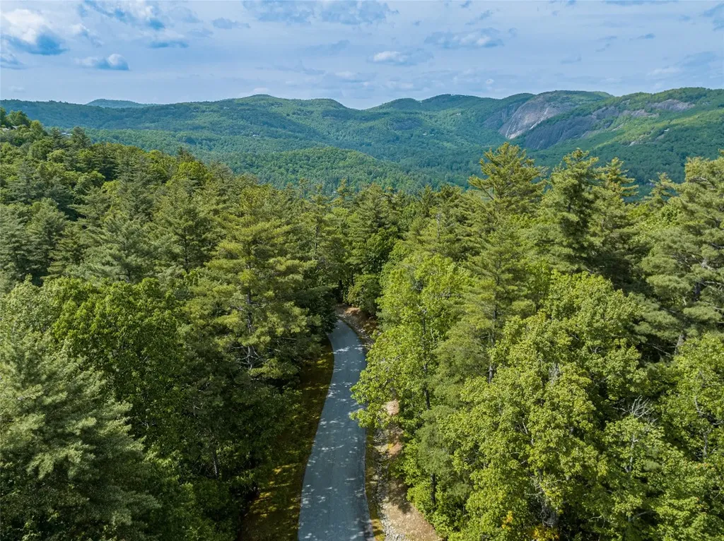 43 Ledgeview Road Cashiers NC 28717